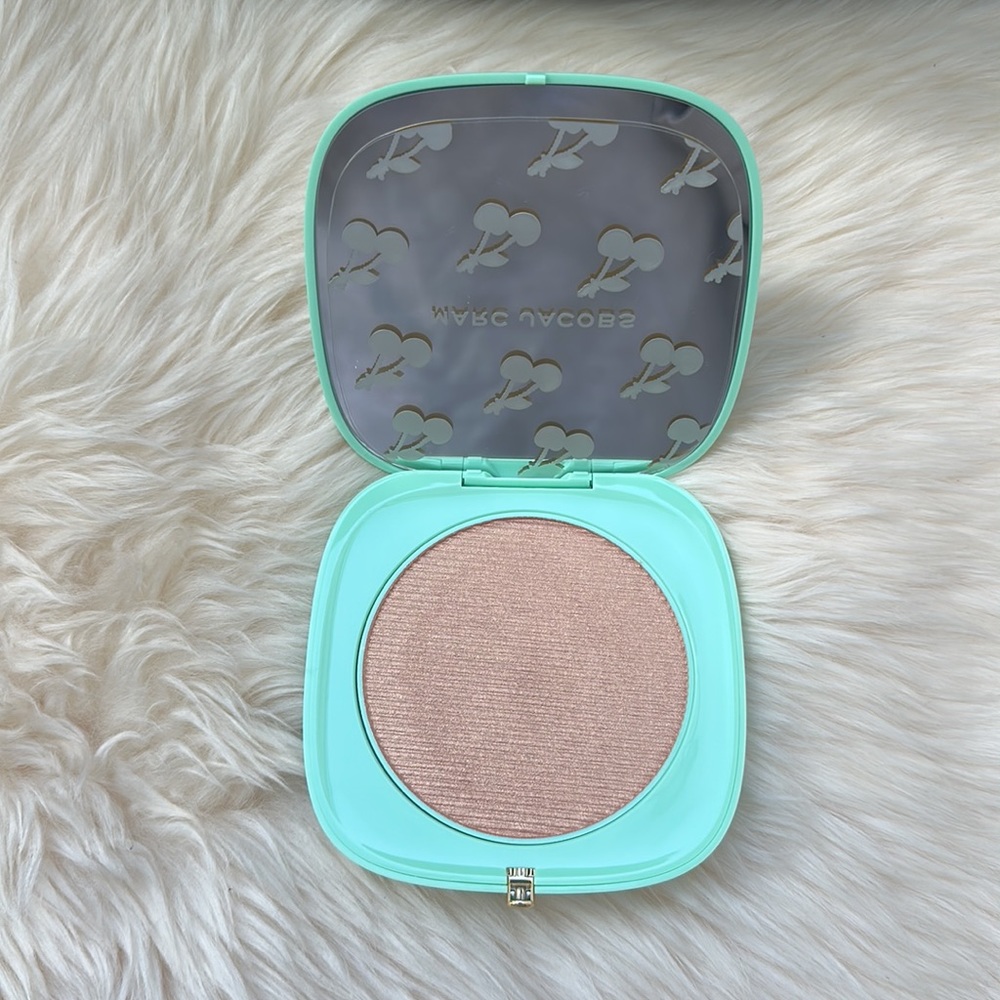 Marc Jacobs Omega Glaze in Guilty